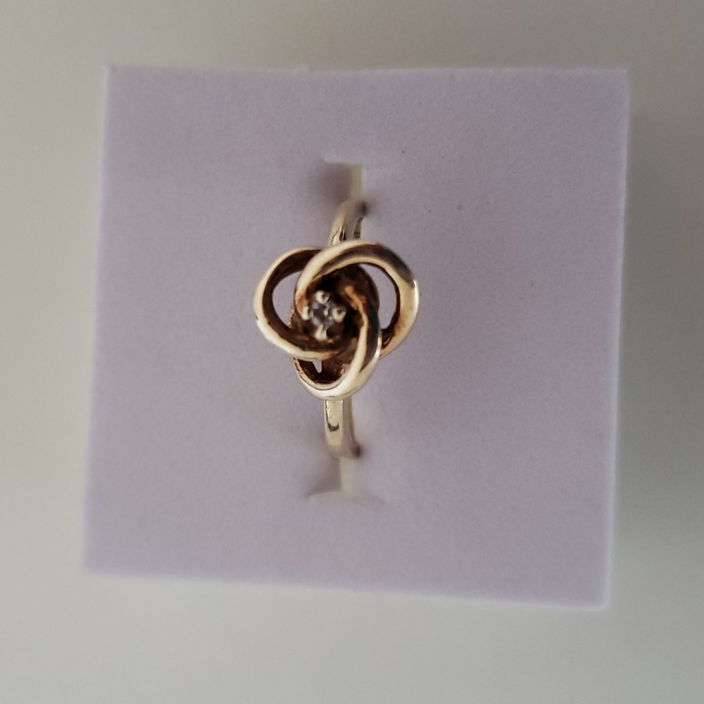 Round Single Cut Natural Diamond Abstract Flower Ring 10K
